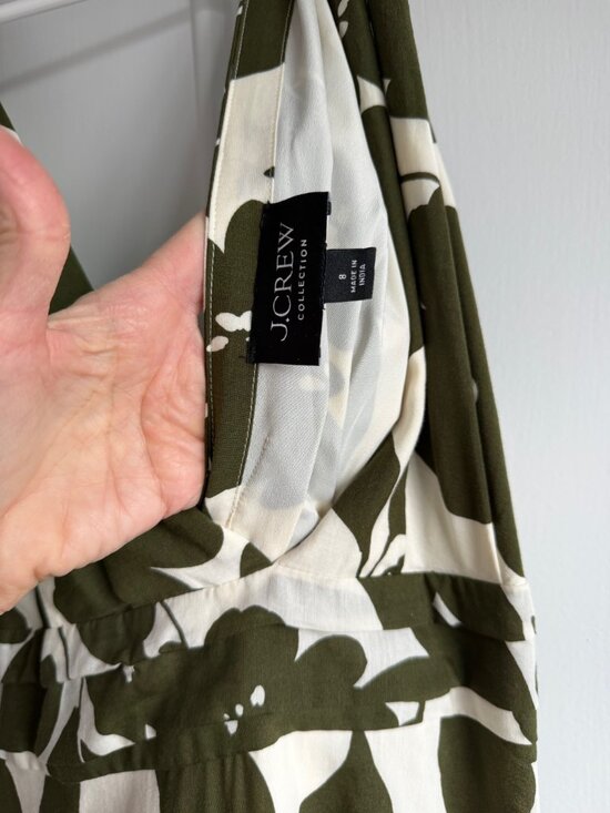 J. Crew collection plunge neck in leafy floral, size 8 - Picture 9 of 9